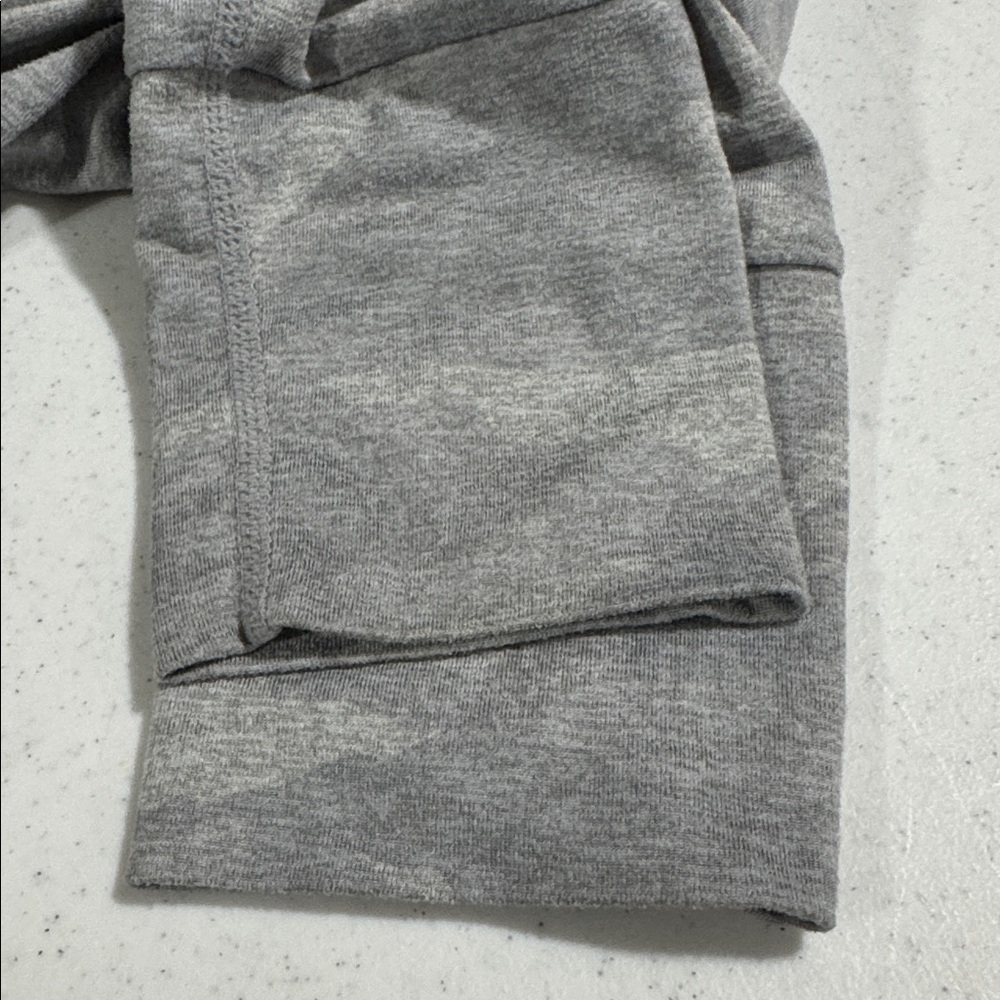 Vuori DreamKnit Essential Pale Heather Camo Hoodie Women’s Small - Picture 6 of 7